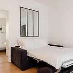 Avenue De Mars 2br 아파트 파리