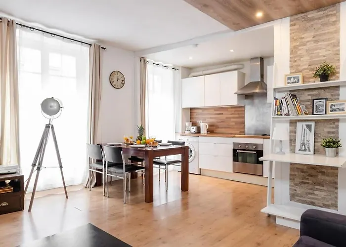 Avenue De Mars 2br