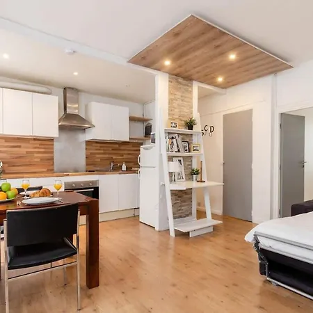 Avenue De Mars 2br Appartement Paris